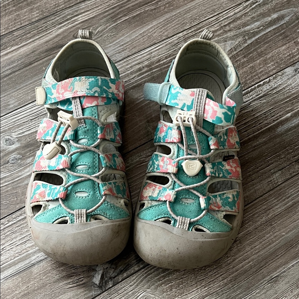 KEEN girls Sandals